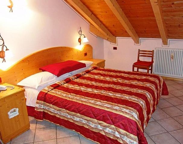 Jolly B&B - Affittacamere Dimaro Habitación foto