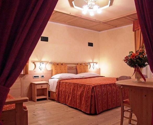 Jolly B&B - Affittacamere Dimaro Exterior foto